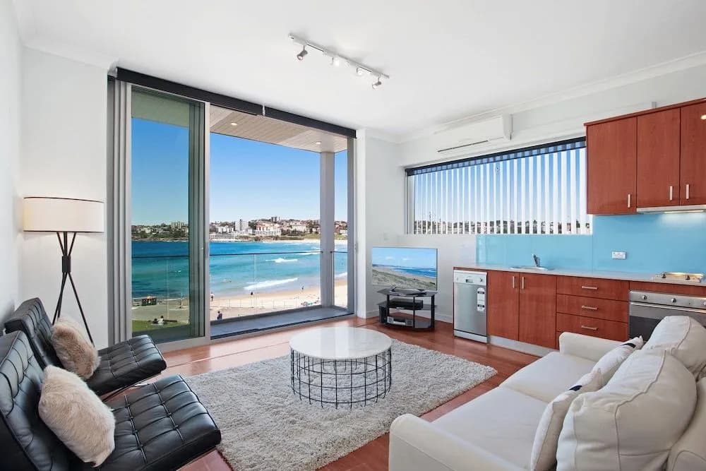 Bondi Vista Beachfront Apartment - photo 3