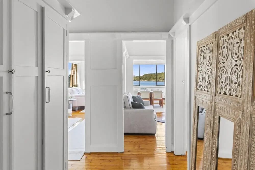 Fairlight 2-bed Apartment Steps From the Beach - photo 5