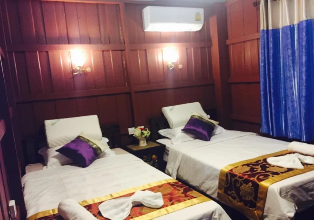 Wooden Hostel - photo 3