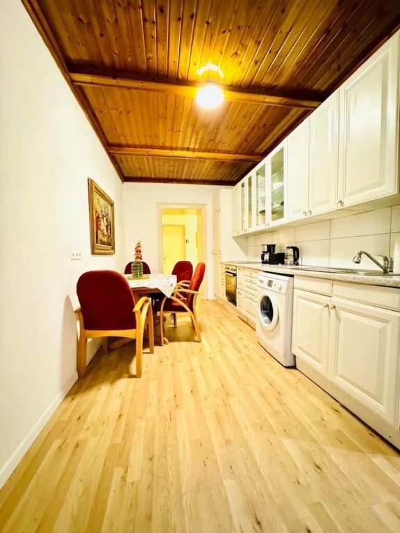 Spacious Private Room Near FAC Platz - photo 15