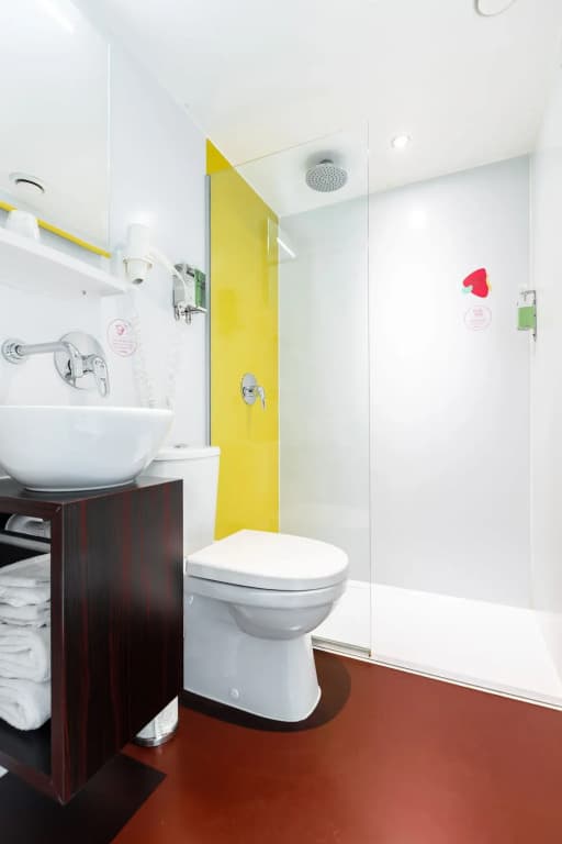 Qbic Hotel Amsterdam WTC - photo 9