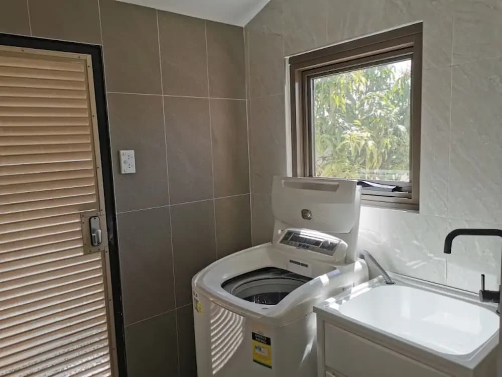 Serviced Waterfront Whole Villa Sydney - photo 25