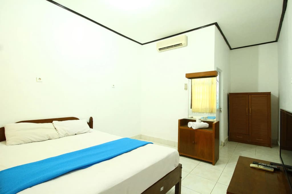 Dua Dara Inn Kuta - photo 3