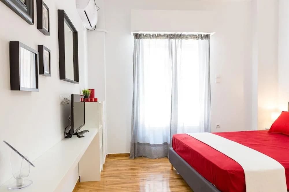 Newly Renovated Stylish Urban Flat - photo 2