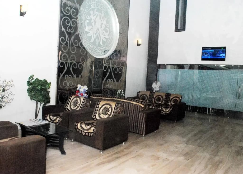 The Gold Inn Paharganj - photo 2