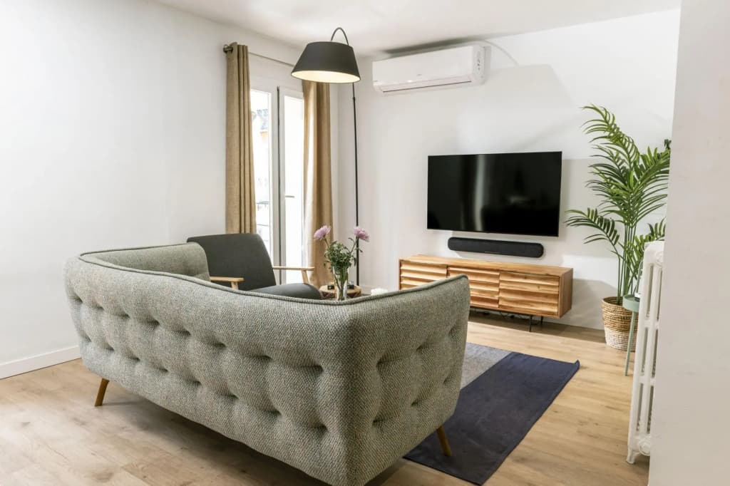 Modern & Chic 2BR/2BA apartment in trendy Chueca - main photo