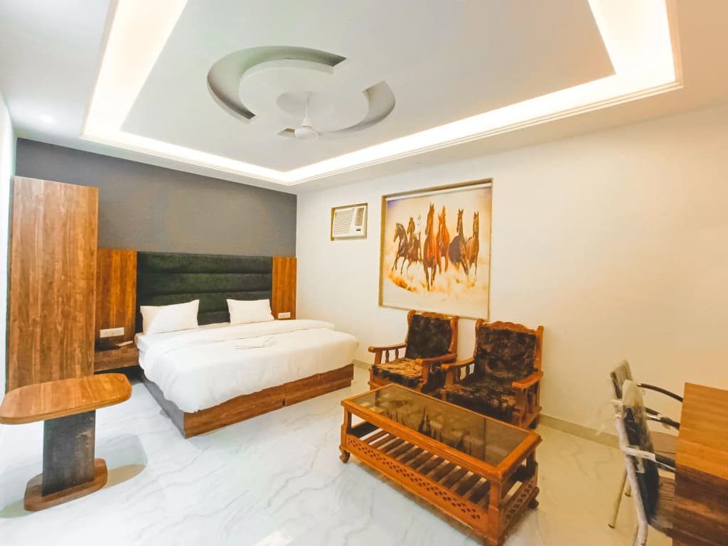 Hotel Ishaan Palace Near IGI Delhi Airport - photo 29