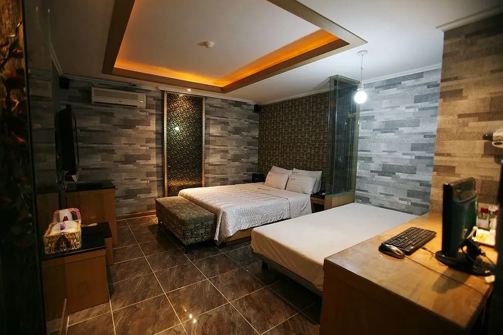 Rainbow Hotel Hwagok - photo 3