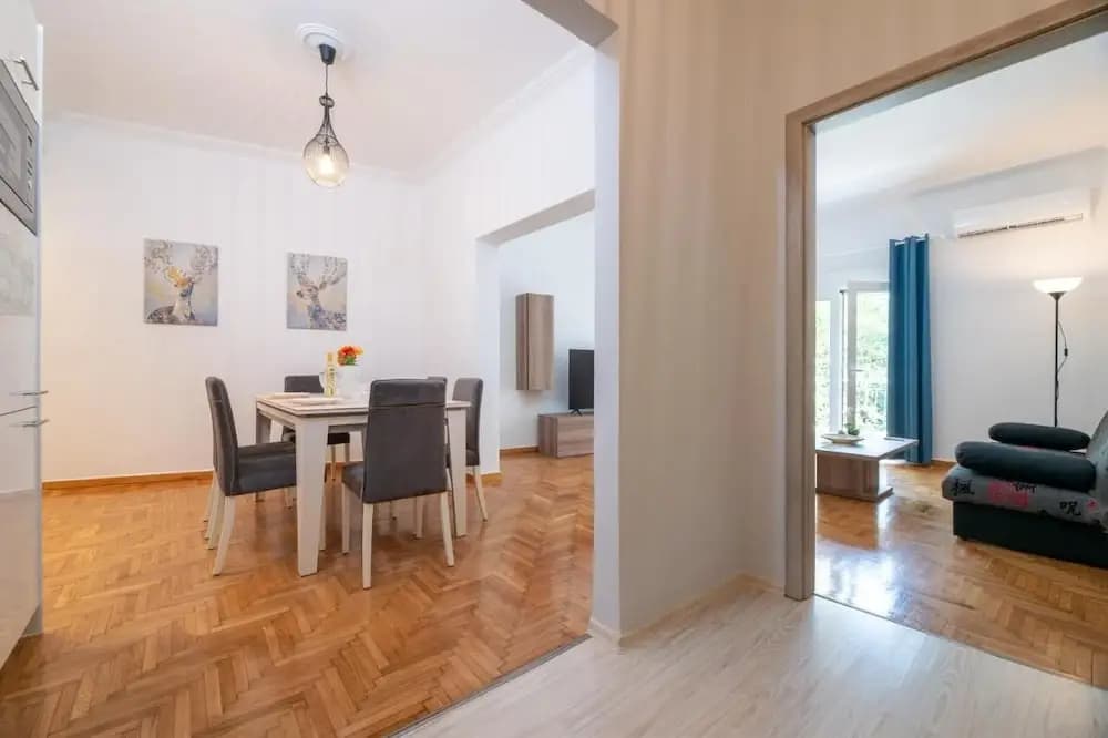 GTD8210 - Acropolis Cozy Apt. - photo 5