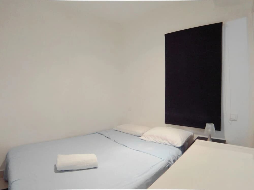Apartamento interior cercano a Cuatro Caminos - photo 3