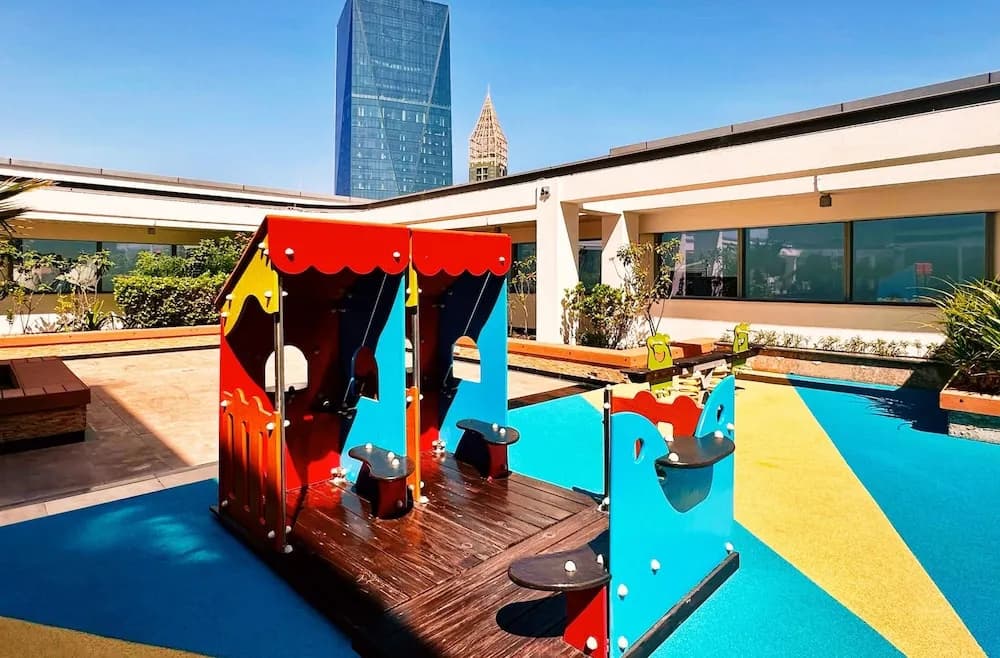 Pristine Difc 2BR w Pool Gym - photo 18