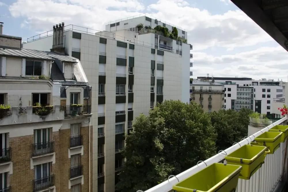 2 Bedroom Apartment With Balcony Near Eiffel Tower and Invalides - photo 1