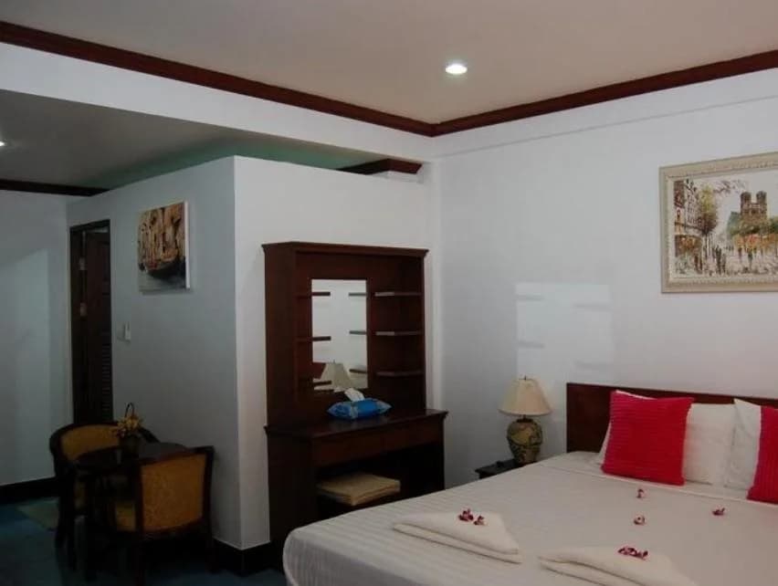 Green Hotel - photo 4