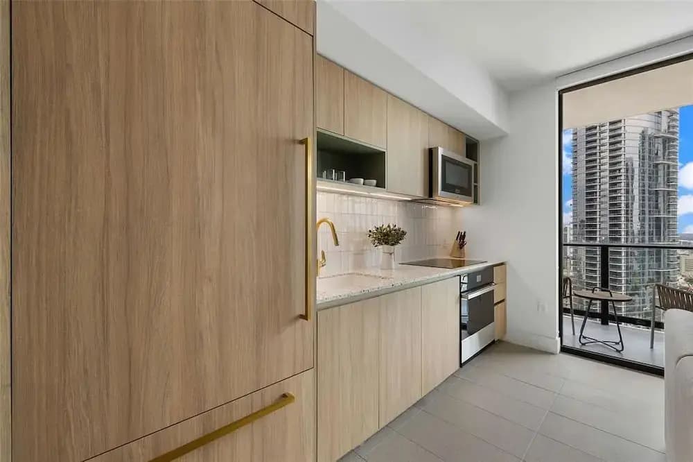 Luxury 2br-2bth Balcony Pool - photo 30