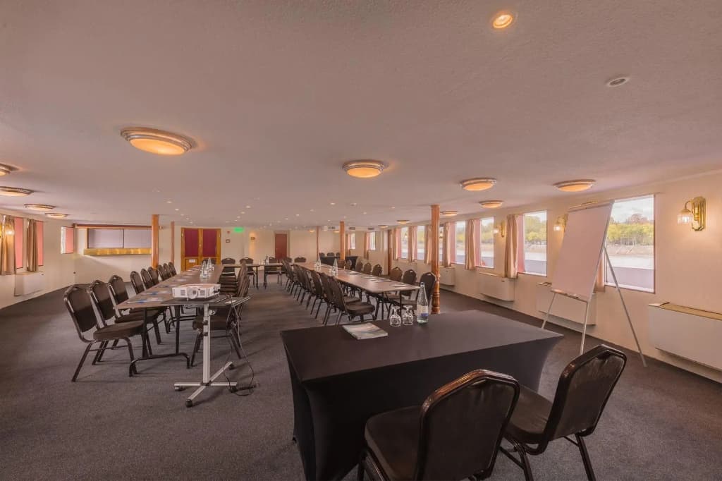 Fortuna Boat Hotel - photo 17