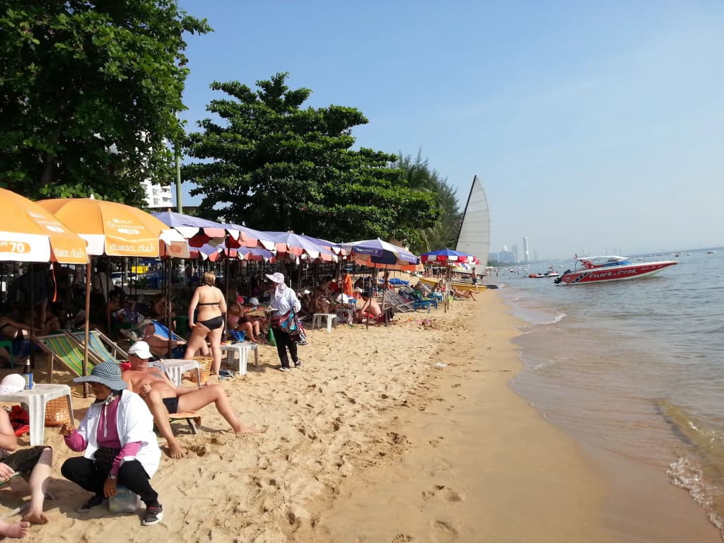 Patumnak Beach Guesthouse - photo 21