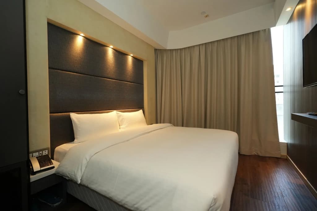 Epoch Hotel - photo 5