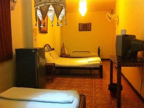 Gaeng Phet Restaurant & Guesthouse - photo 13