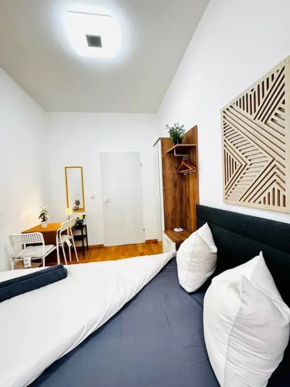 Affordable 4BR Near Stadthalle - photo 7