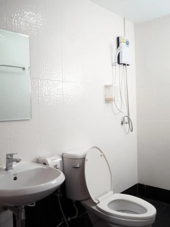 The Hattrick Hostel - photo 10