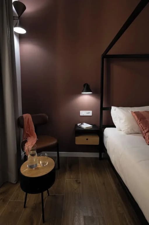 Style & Stone Guest House - photo 25