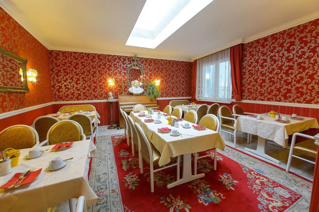 Hotel Urania - photo 17