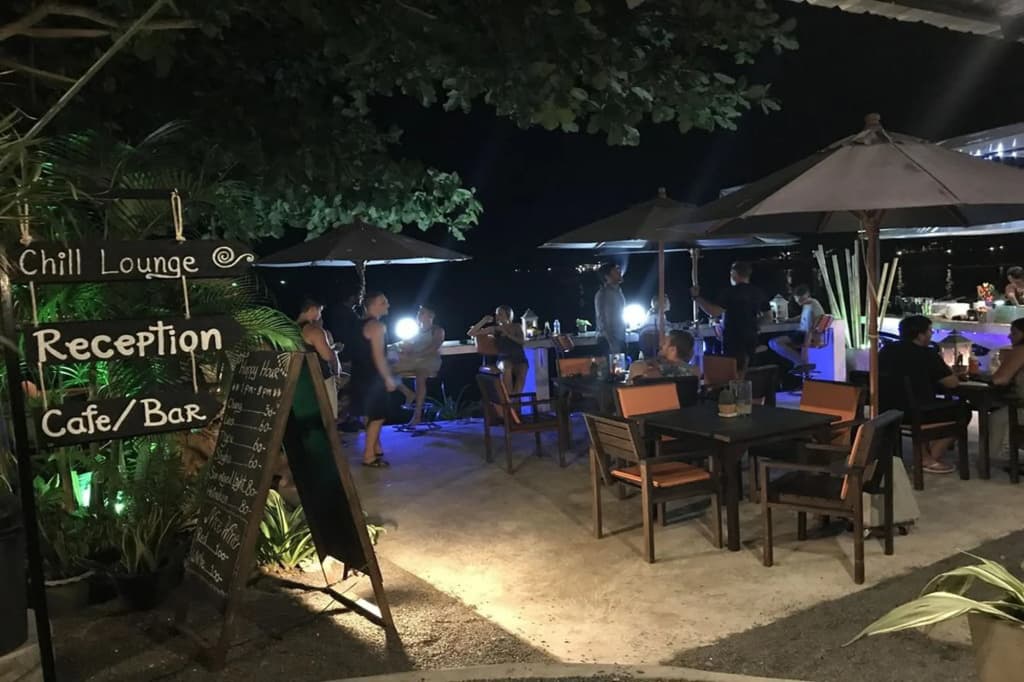 Chill Inn Beach Cafe & Hostel - photo 9
