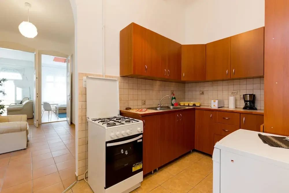 Budapest Apart-NAM-Queen Room - photo 12
