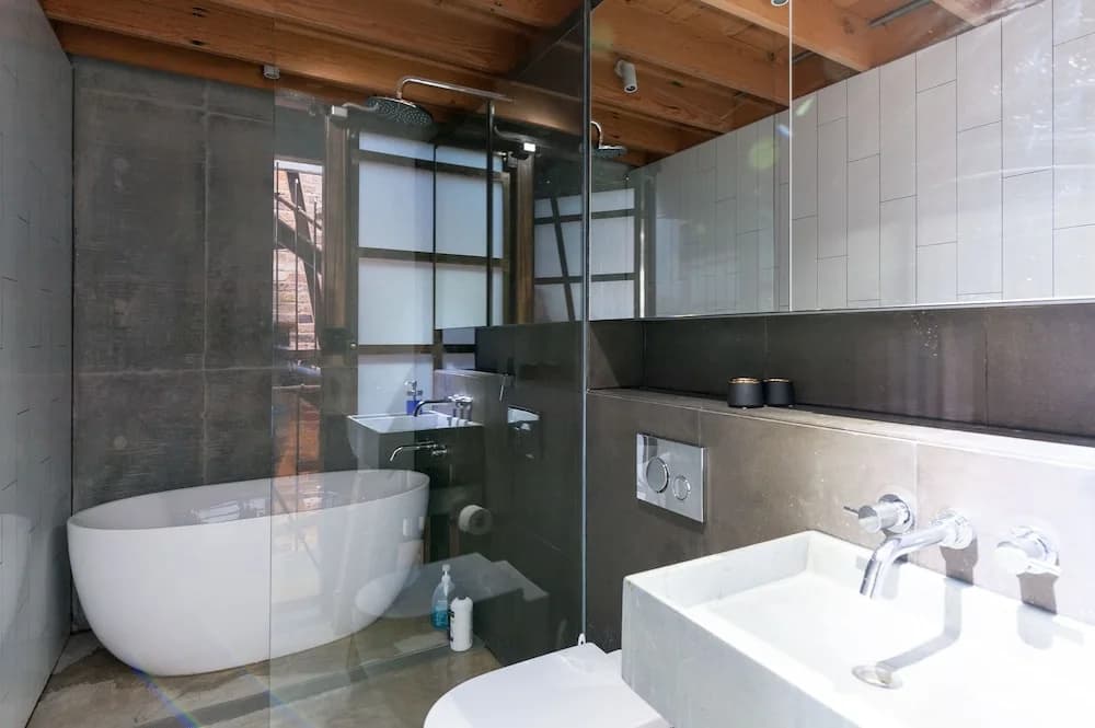 Executive Rental Style House - photo 9
