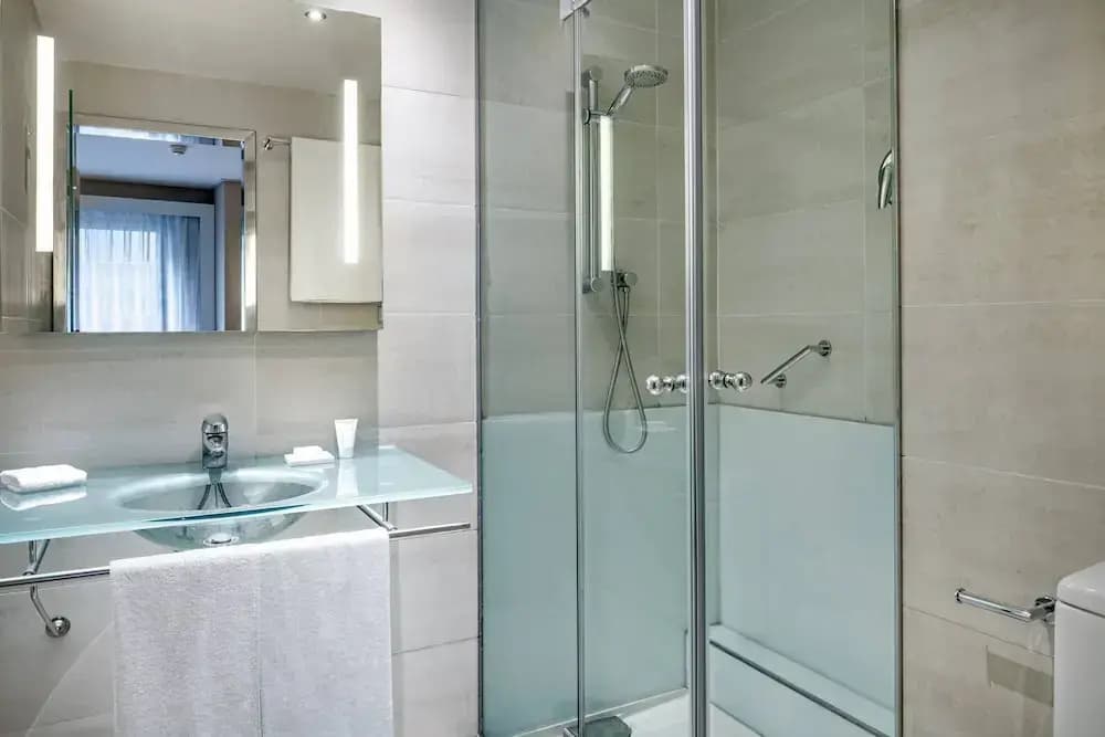 AC Hotel Irla - photo 8