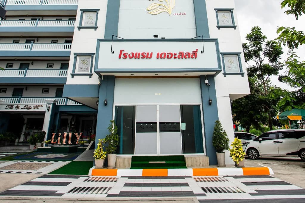 The Lilly Hotel - main photo