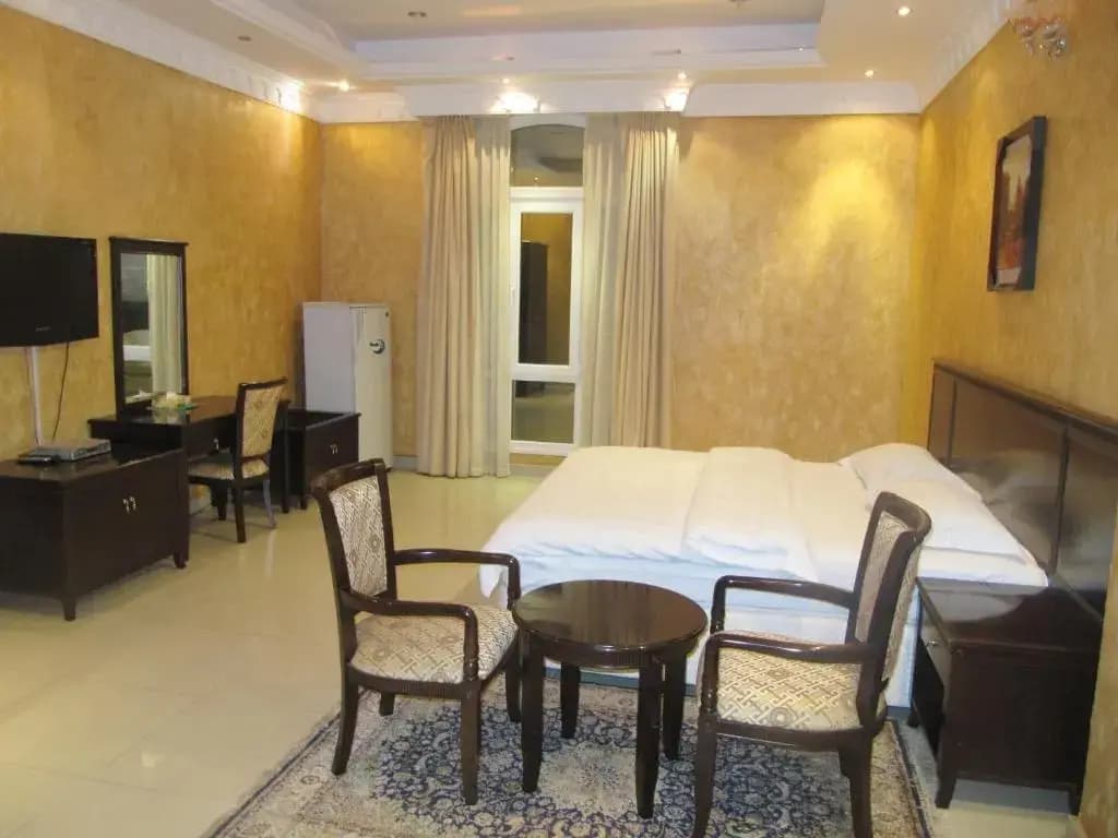 Gulf Crown Hotel Apartment - photo 12