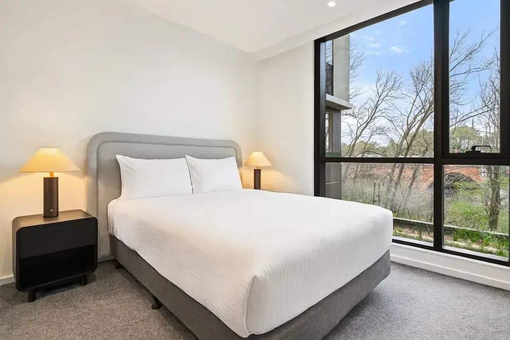 Brand-new 2-bed With Rooftop Access - photo 1
