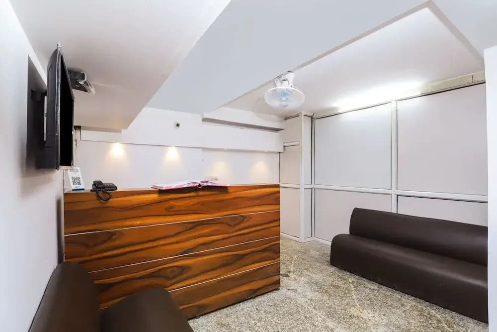 OYO 28606 Kavya Residency - photo 11