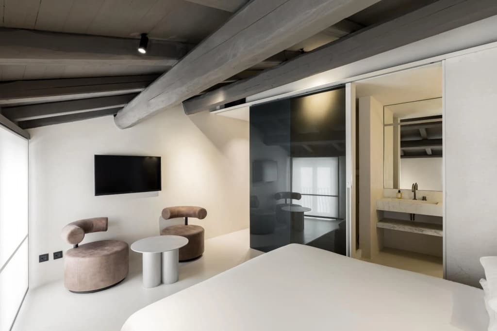 Hotel Scenario - photo 27