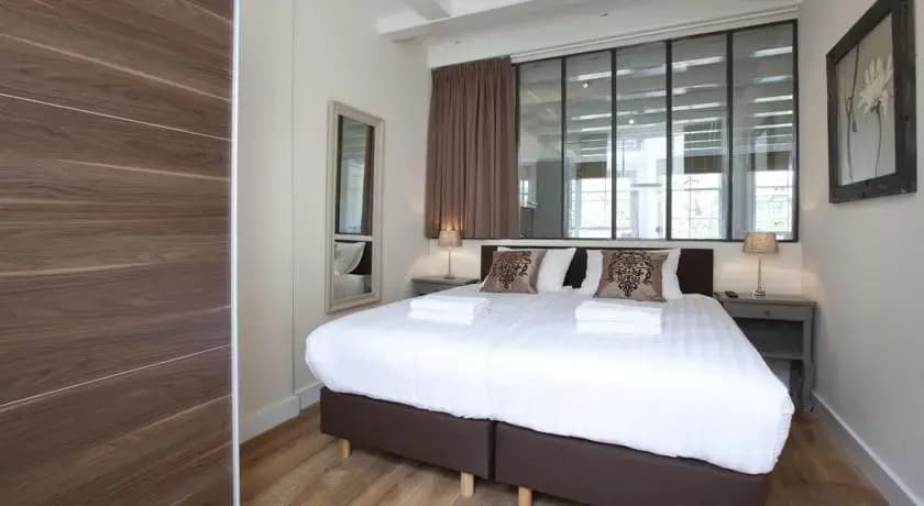 Hugo Apartments - photo 5