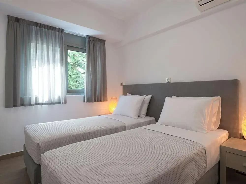 Petal Apartments - photo 3
