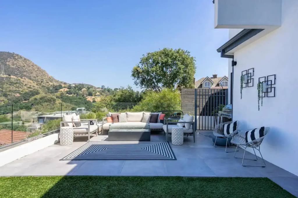 Troy Dr - Sleek & Modern Hollywood Hills Home With Stunning Views - photo 12