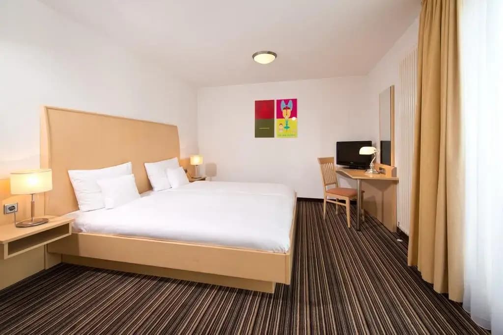 HSH Hotel Apartments Mitte - photo 4