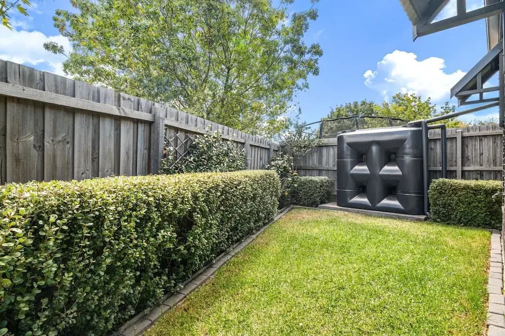 Bright 2-bed Glenroy Home With Courtyard - photo 7
