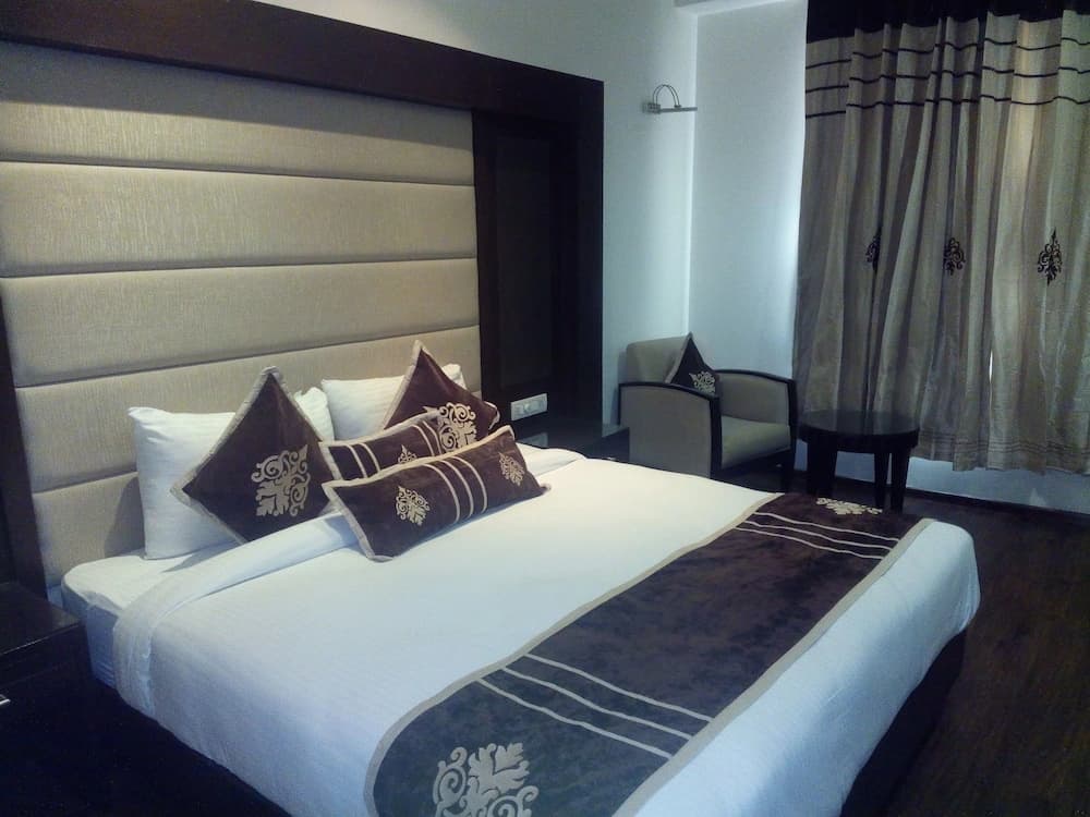 Clarks Inn Suites - photo 3