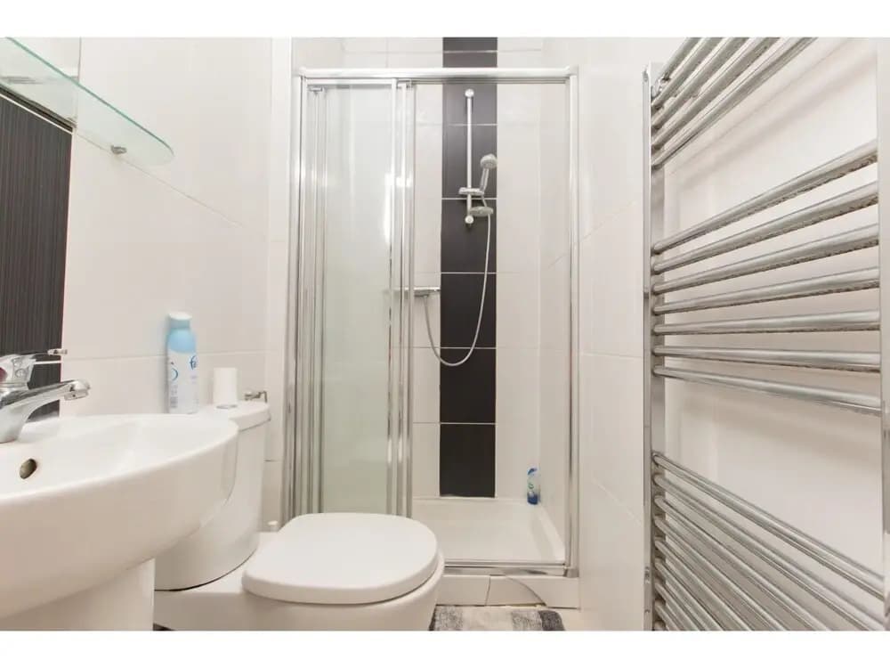 Spacious, Bright 5-br Flat for 10 in Edinburgh - photo 19