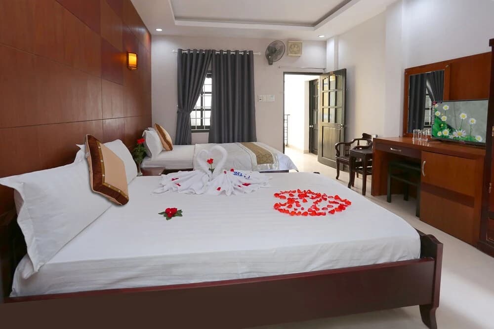 The Moon Hotel - photo 14