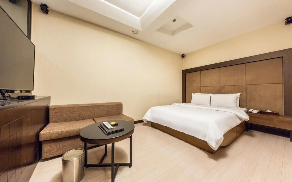 Ritz Seoul Hotel - photo 6