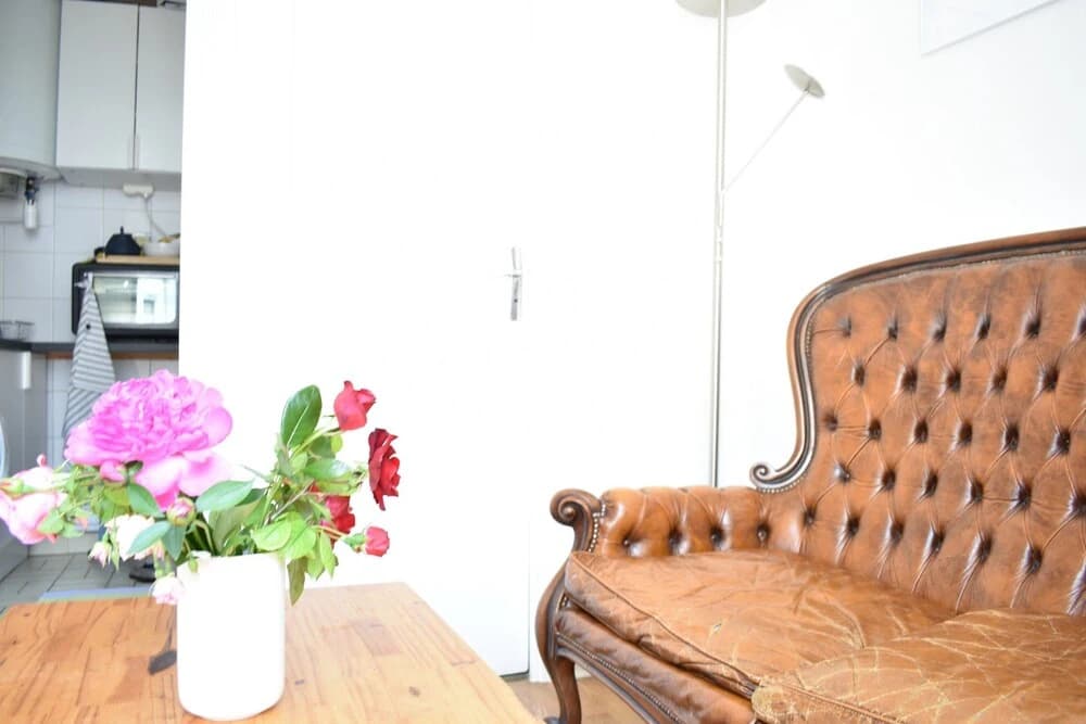 1 Bedroom Apartment In Central Paris - photo 8