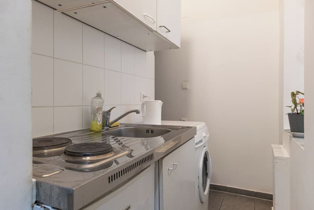 Affordable 1BR Flat for 5 Near Belvedere - photo 5