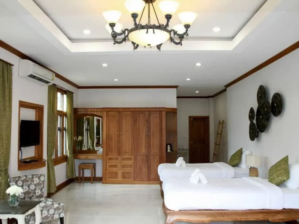 Small Hotel - photo 2