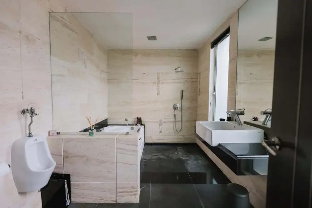 Spacious Luxury 6BR Home in Kemensah, KL - photo 17
