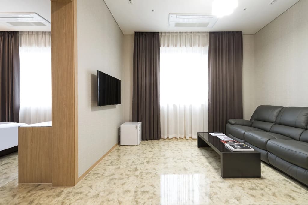 GoldRiver Hotel - photo 2