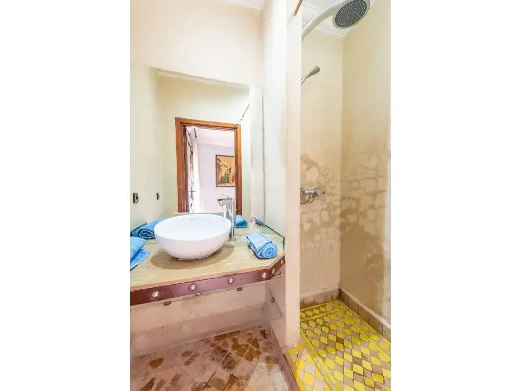 Private Villa In Center - photo 6